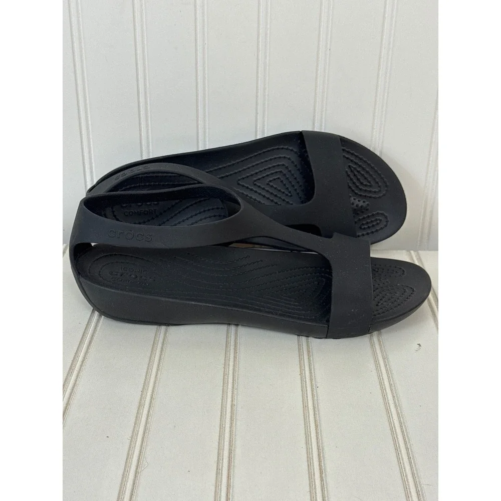 Crocs Serena Sandal Women's Size W 10 Black Strappy Lightweight Comfort Gorpcore